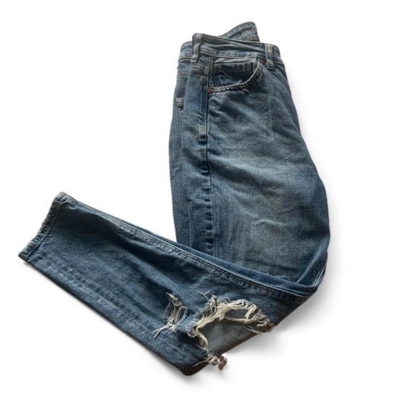 American Eagle Outfitters Denim - 💕 American eagle mom jeans strigid blue distressed denim high waist size 24